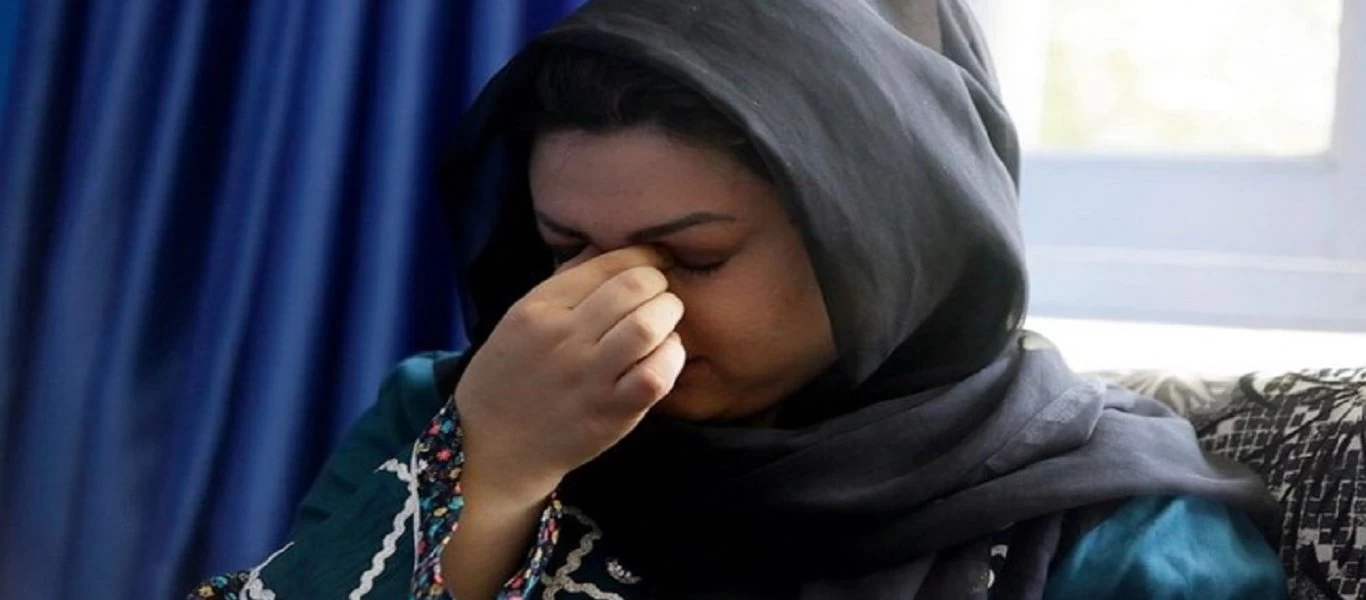 Κραυγή αγωνίας από Αφγανή: «Δεν υπάρχει ελπίδα - Οι Ταλιμπάν δεν με άφησαν να φτάσω στο αεροδρόμιο της Καμπούλ»